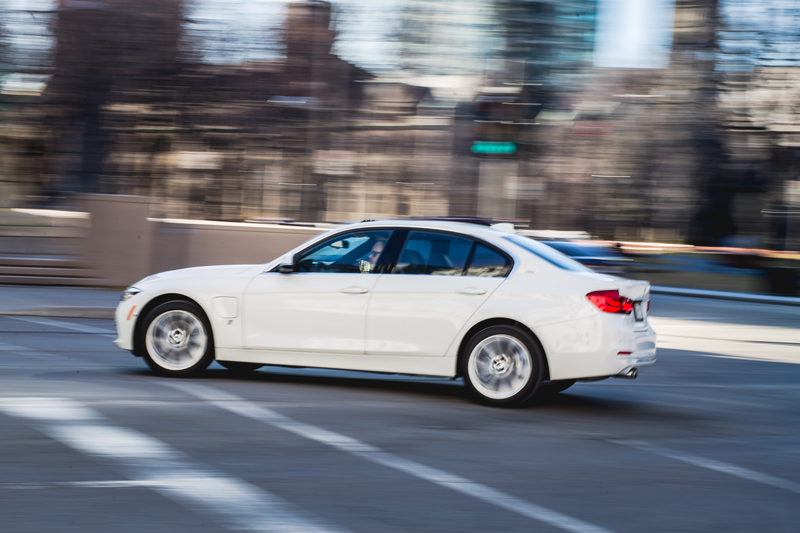 Illustration for article titled 2017 BMW 330e Plug-In Hybrid: The Jalopnik Review